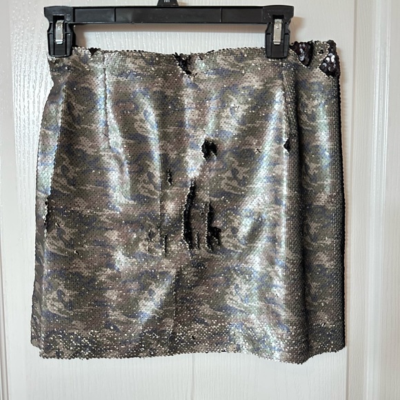 FREE PEOPLE Size 0 Sequin Camo Mini Skirt NEW - Picture 8 of 14